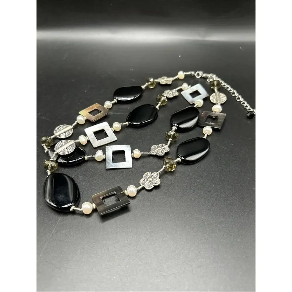 Premier Designs Mother Of Pearl Silver Tone Black Stone Necklace 30”